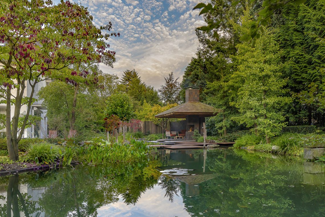 庭院设计:有鱼塘有凉亭的花园,真是太有自然感了